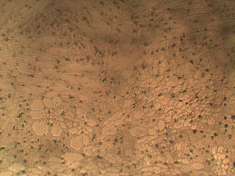 耐磨焊絲金相組織圖(圖4) 耐磨焊絲金相組織圖(圖4)